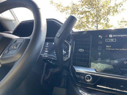 Used 2023 GMC Sierra 1500 SLT image 13