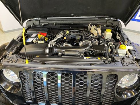 Used 2022 Jeep Gladiator Sport AWD/4WD image 9