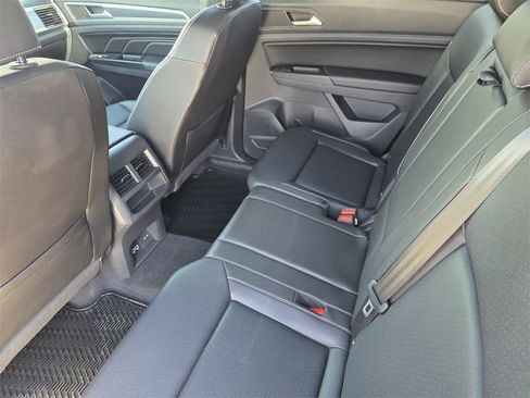 Used 2020 Volkswagen Atlas Cross Sport SEL R-Line w/ Cross Sport MDO Package image 21