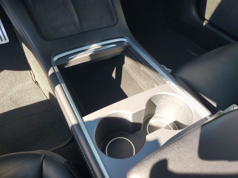 Used 2022 Tesla Model 3 Performance image 26