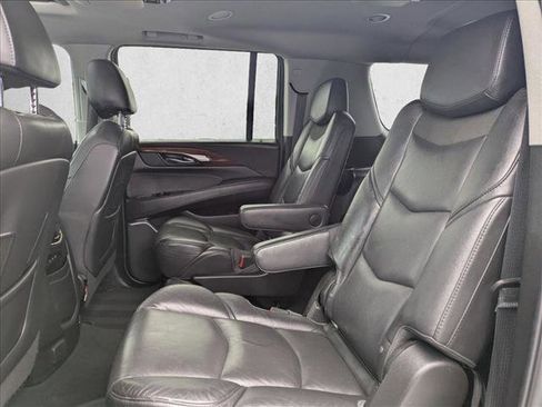 Used 2018 Cadillac Escalade ESV Premium Luxury AWD/4WD image 21