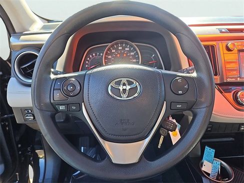 Used 2014 Toyota RAV4 XLE image 24