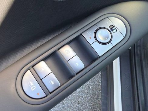 New 2025 Hyundai Ioniq 5 SEL image 16