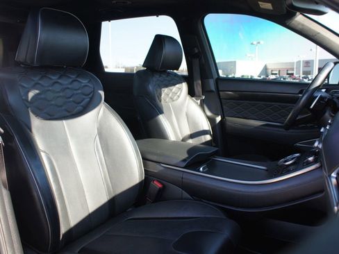 Used 2022 Hyundai Palisade Calligraphy image 23