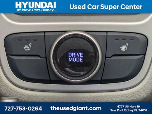 Certified 2023 Hyundai Venue Limited FWD image 22