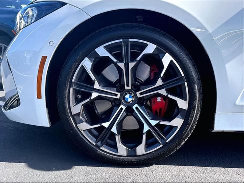 Used 2025 BMW 330i xDrive Sedan w/ M Sport Package AWD/4WD image 36