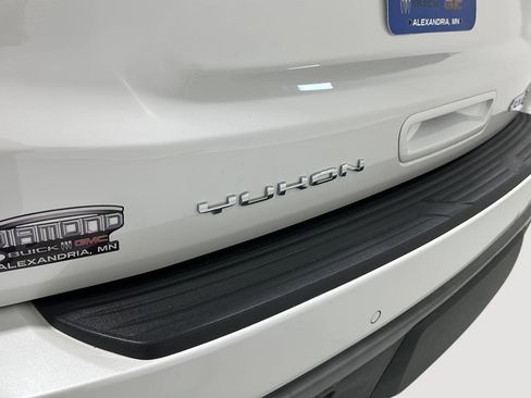 Used 2023 GMC Yukon XL AT4 w/ AT4 Premium Plus Package image 31