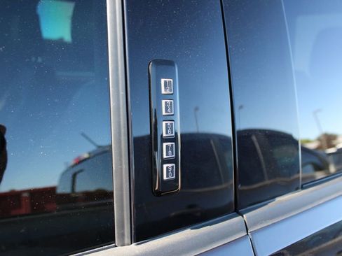 Used 2023 Ford F150 Lariat AWD/4WD image 41