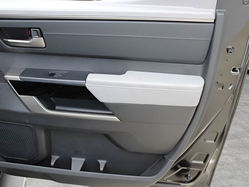 Certified 2025 Toyota Tundra Limited AWD/4WD image 24