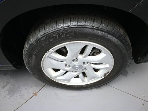 Certified 2022 Hyundai Venue SE image 13