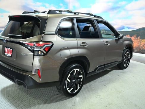 Used 2025 Subaru Forester Limited w/ Popular Package image 9