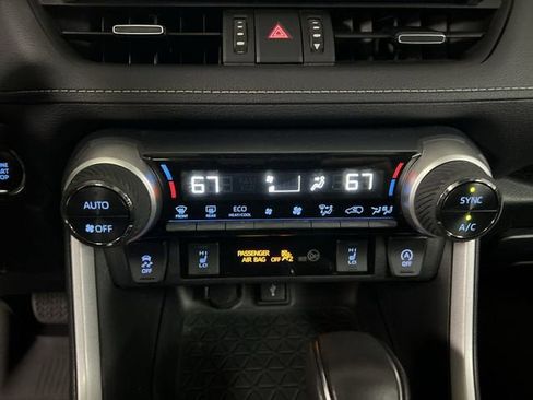 Used 2021 Toyota RAV4 XLE Premium AWD/4WD image 17