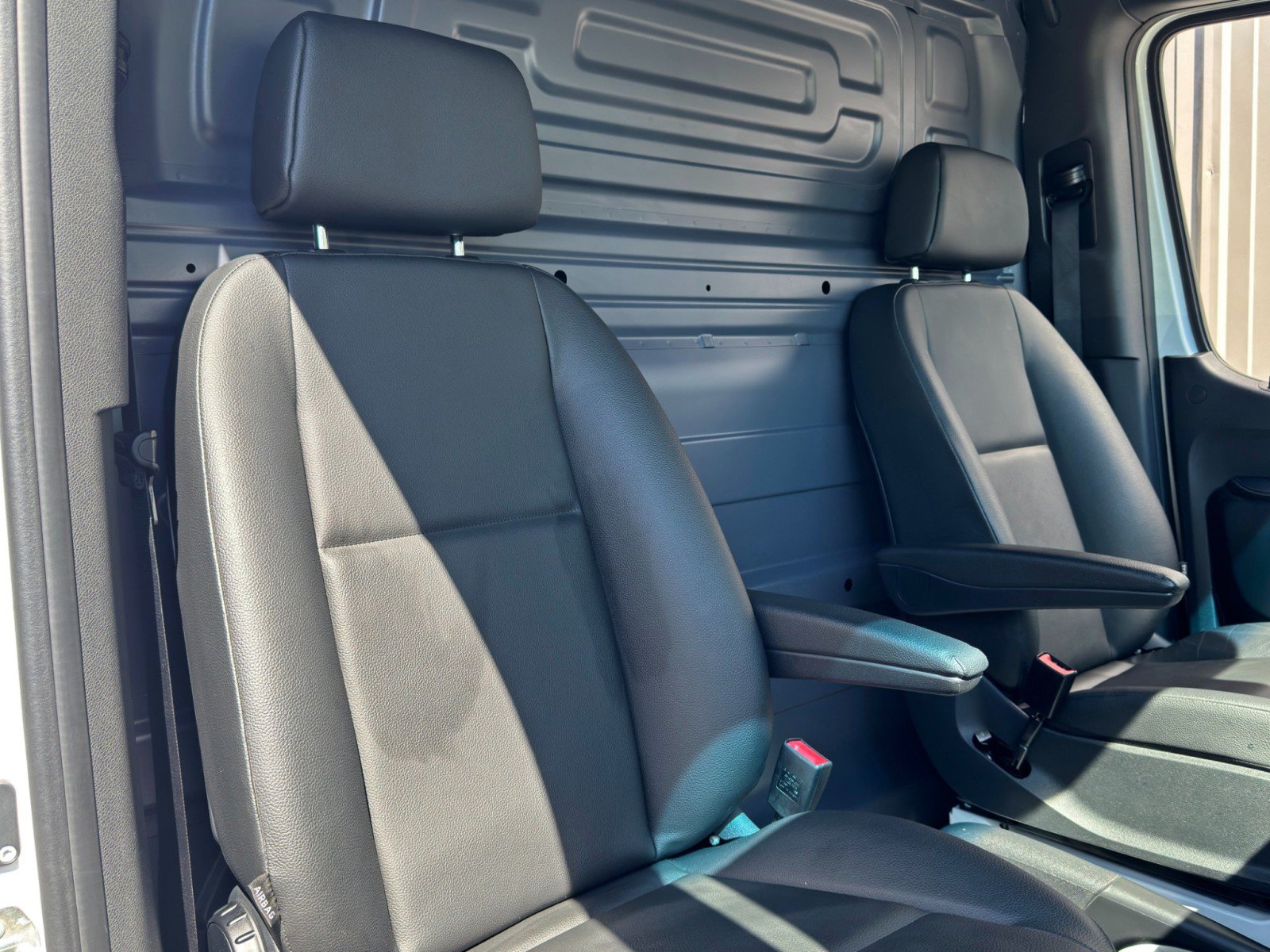 Used 2023 Mercedes-Benz Sprinter 2500 image 28