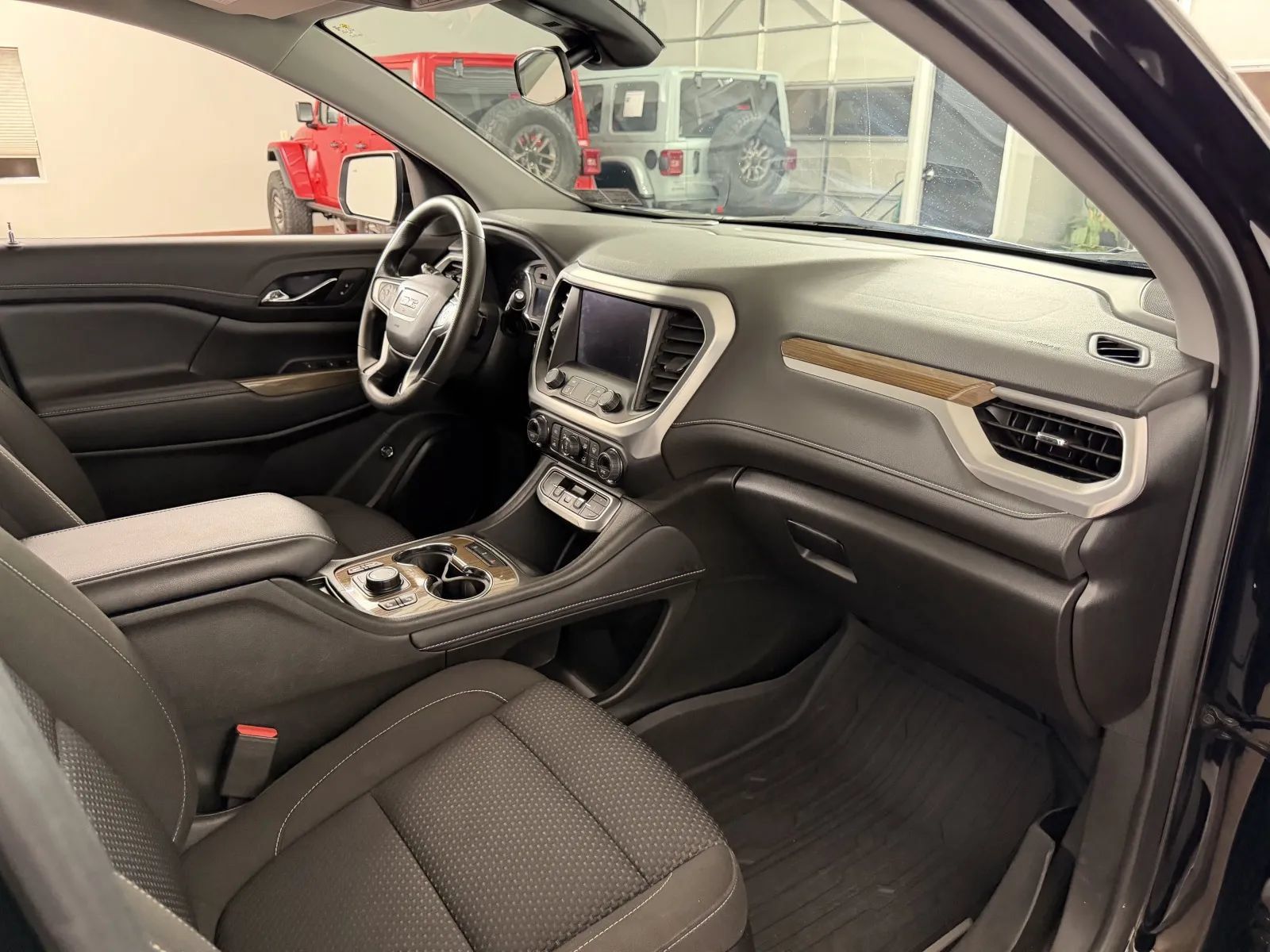 Used 2023 GMC Acadia SLE w/ Driver Convenience Package AWD/4WD image 36