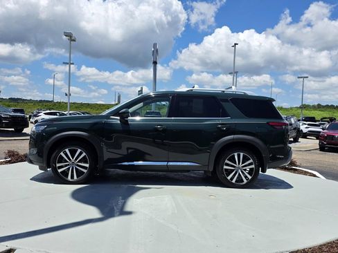 Used 2023 Nissan Pathfinder Platinum FWD image 6