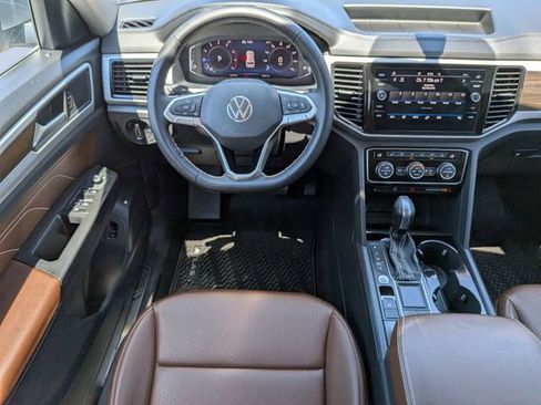 Certified 2023 Volkswagen Atlas SE w/ Black Wheel Package FWD image 14
