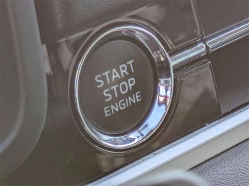 Used 2022 Mitsubishi Outlander SEL image 23