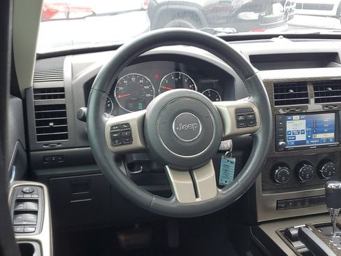 Used 2012 Jeep Liberty Limited Jet w/ Comfort/Convenience Group AWD/4WD image 11