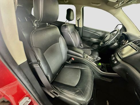 Used 2014 Dodge Journey Crossroad w/ Flexible Seating Group FWD image 29