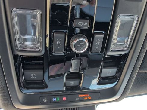 New 2026 Chevrolet Suburban Premier image 31