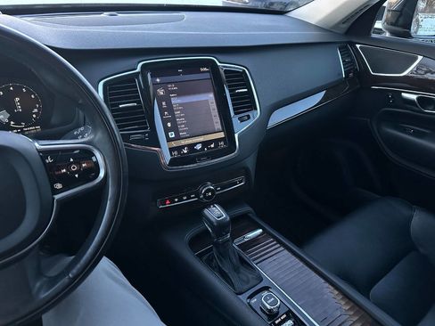 Used 2016 Volvo XC90 T6 Momentum w/ Momentum Plus Package image 32