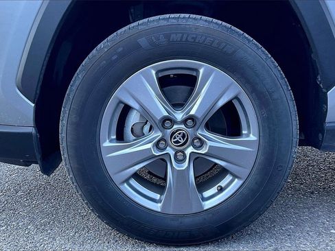 Used 2025 Toyota RAV4 XLE image 9