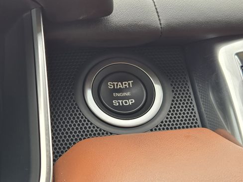 Used 2017 Land Rover Range Rover Sport SVR image 20