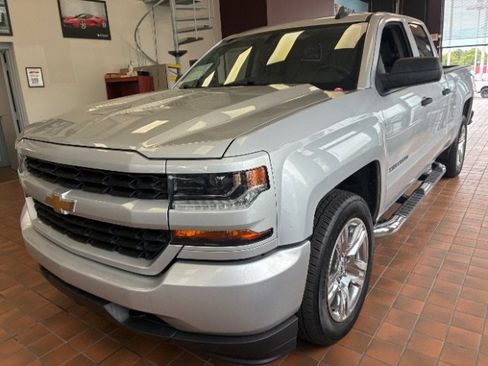 Used 2018 Chevrolet Silverado 1500 Custom w/ Custom Value Package RWD image 8