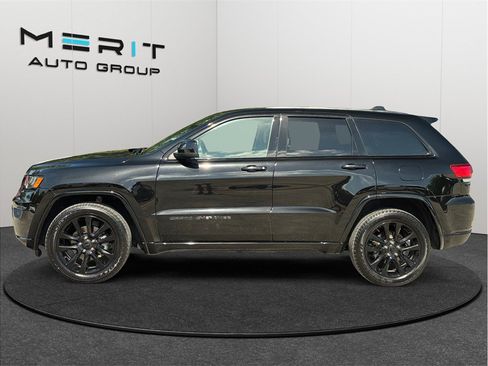 Used 2020 Jeep Grand Cherokee Altitude RWD image 5