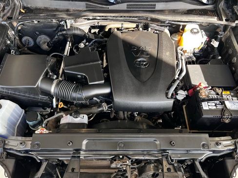 Used 2020 Toyota Tacoma TRD Off-Road image 15