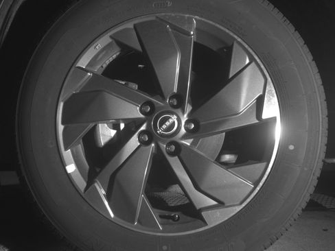 Used 2025 Nissan Rogue SV FWD image 12