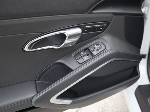 Used 2015 Porsche 911 Carrera S image 40