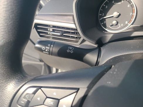 Used 2024 Nissan Altima 2.5 SV image 22