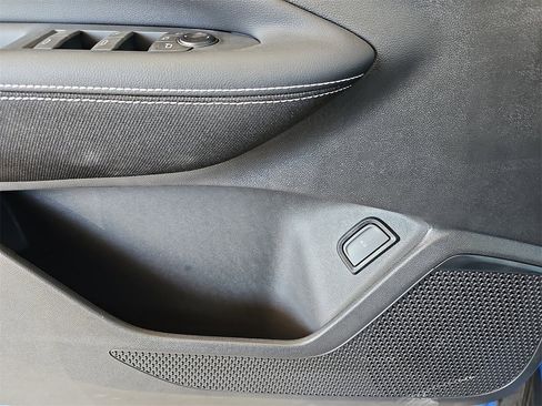 New 2025 Chevrolet Blazer EV LT image 25