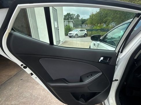 Used 2013 Kia Optima LX w/ Hybrid Convenience Pkg FWD image 16