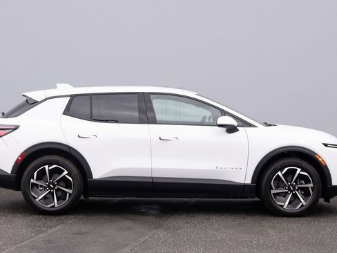 New 2026 Chevrolet Equinox EV LT image 25