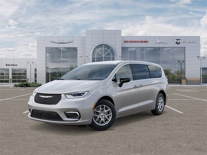 New 2026 Chrysler Pacifica Select