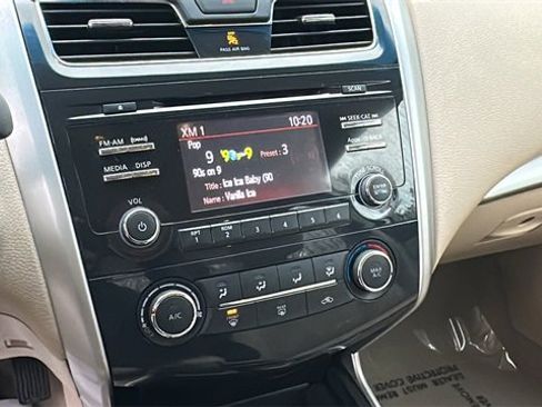 Used 2014 Nissan Altima 2.5 S w/ Display Audio Package image 28