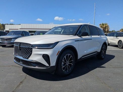 New 2026 Lincoln Nautilus Premier image 8