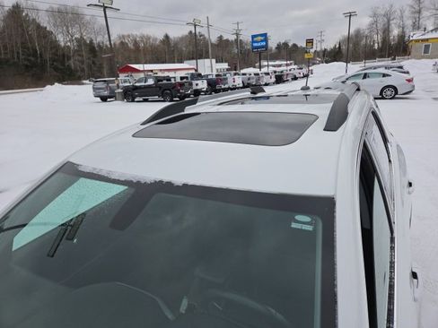 Used 2018 GMC Acadia SLE image 35