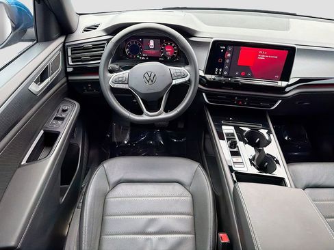 Used 2024 Volkswagen Atlas Cross Sport SEL image 16