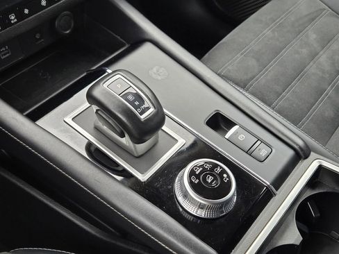 Used 2024 Mitsubishi Outlander SE FWD image 9