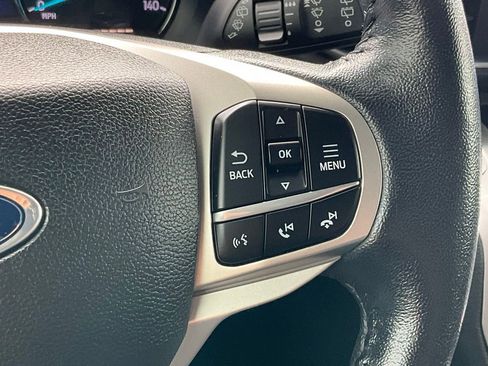 Used 2022 Ford Explorer XLT w/ Equipment Group 202A image 6