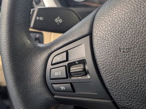 Used 2018 BMW 320i Sedan image 22