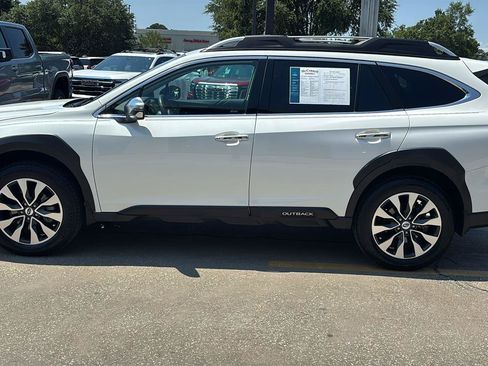 Used 2023 Subaru Outback Touring XT AWD/4WD image 4