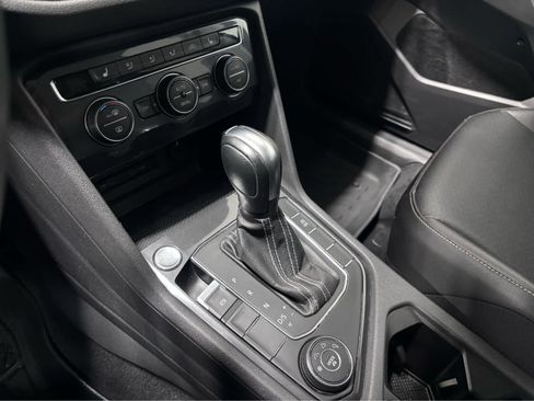 Used 2021 Volkswagen Tiguan SE w/ Panoramic Sunroof Package AWD/4WD image 24