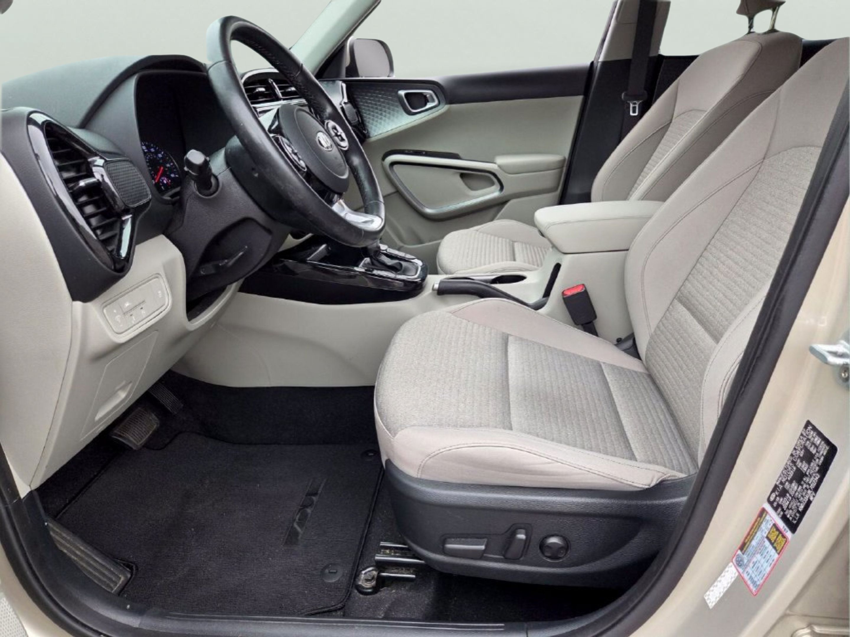 Used 2020 Kia Soul EX FWD image 9