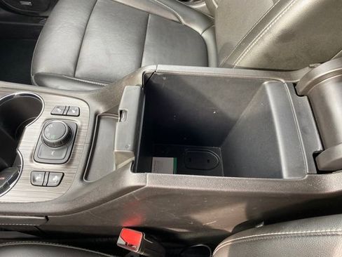 Certified 2023 GMC Acadia SLT image 14