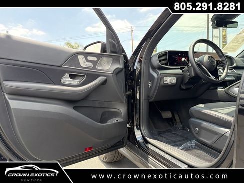 Used 2025 Mercedes-Benz GLS 450 4MATIC image 12