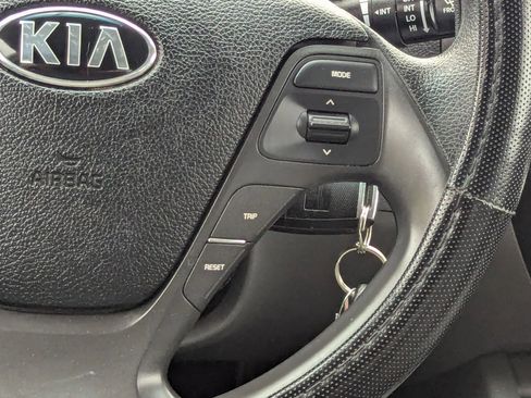 Used 2017 Kia Forte LX FWD image 19